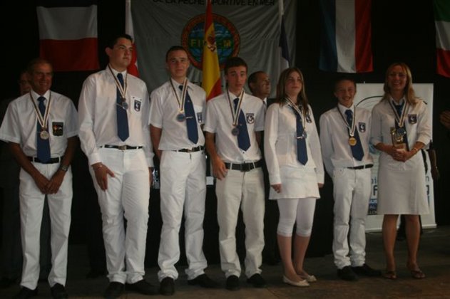u16e3.jpg